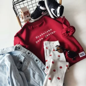 Dres *Niedaleko pada jabłko.*