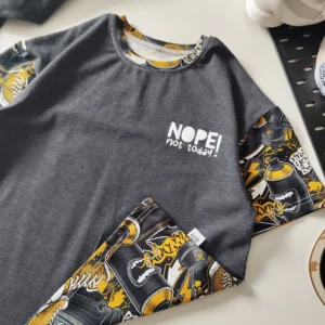 T-shirt kombinowany "Grafitti" >od ręki 128/134<