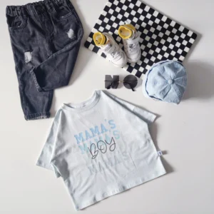 T-shirt BŁĘKITNY MELANŻ "Mama's BOY" >od ręki 104/110<