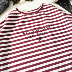 T-shirt PASKI BORDOWO-BIAŁE "All you need..." >od ręki 128/134<